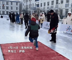 开云团队-“打出溜滑”火出圈！网友：东北人的胯骨轴自带稳定系统