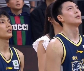 开云分部-在说谁？徐杰：我们上半场有能力追回来 但就是差一口气